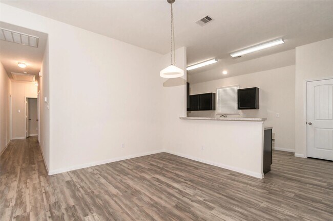 Building Photo - 699 Fallow Ln