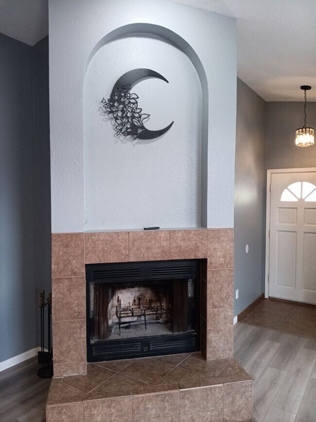 Foto del edificio - Cozy 4 bedroom, 2.5 bathroom home! Showing...