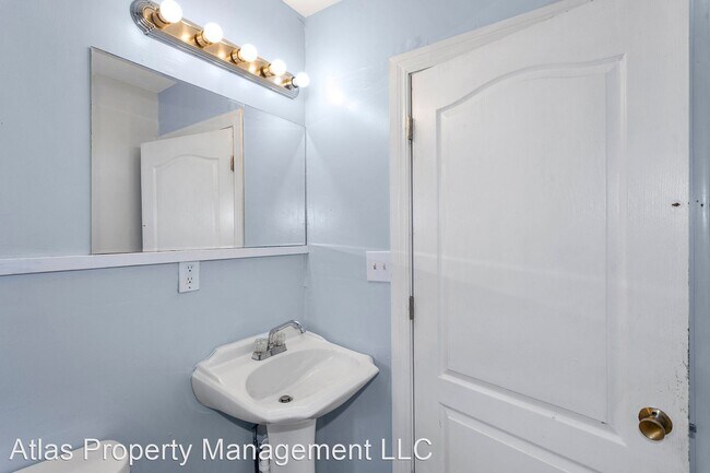 Building Photo - 3 br, 1 bath House - 1500 East 77th Street