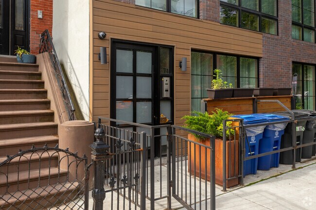 Foto del edificio - 674 Hancock St