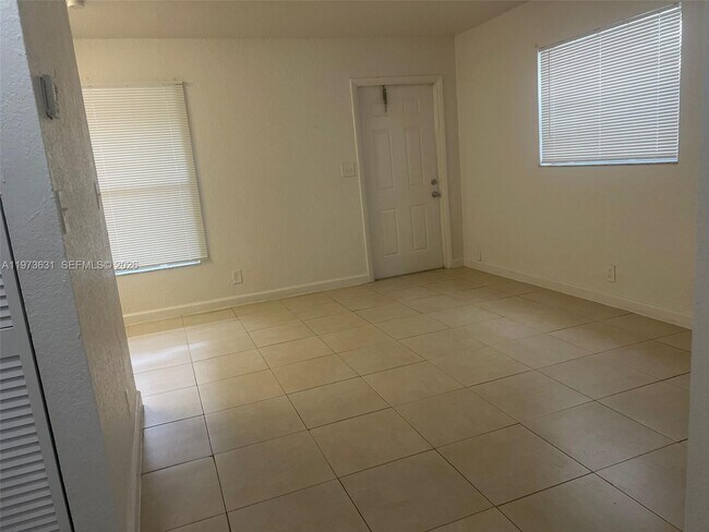 Foto del edificio - 919 NW 2nd Ave