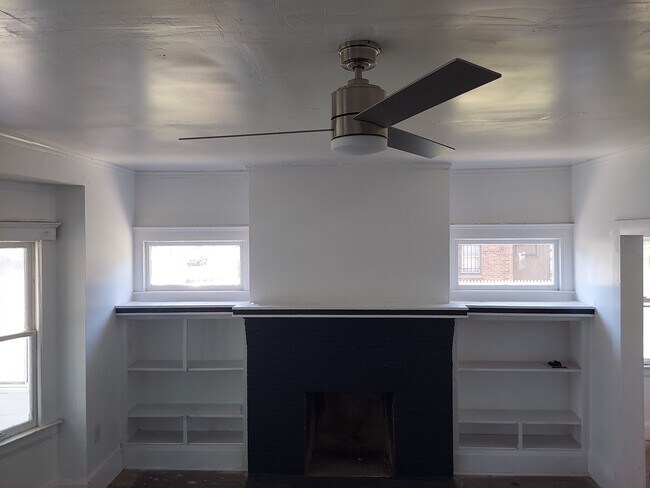 Building Photo - 374 Monterey St