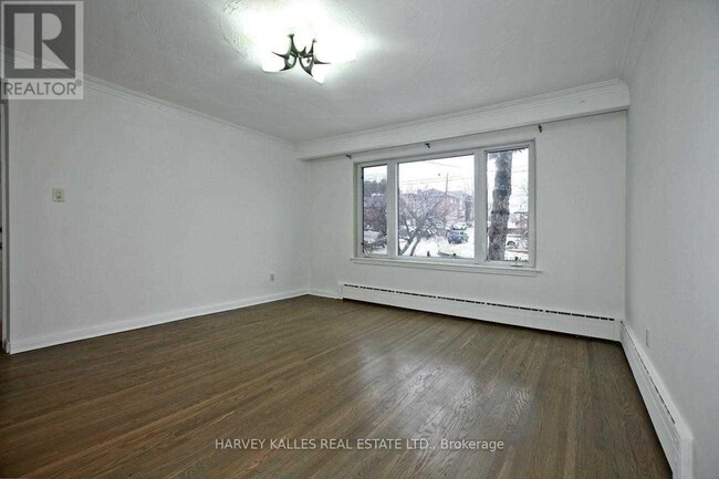 Building Photo - 149 Kitchener Ave