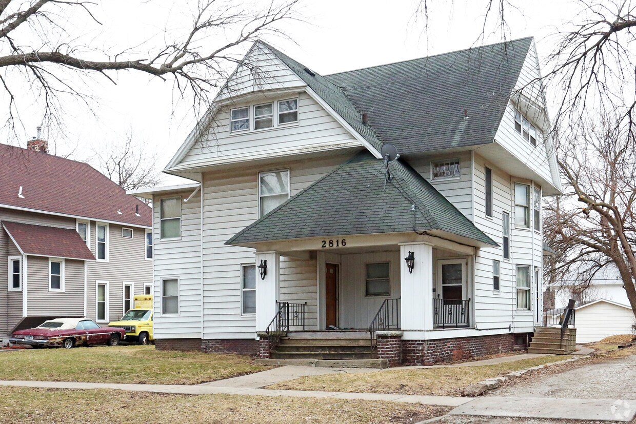 Primary Photo - 2816 Cottage Grove Ave