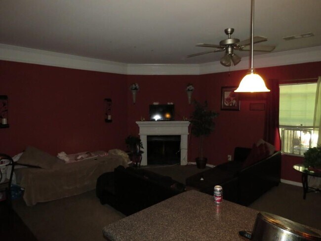 Foto del edificio - 4989 Lower Elm St