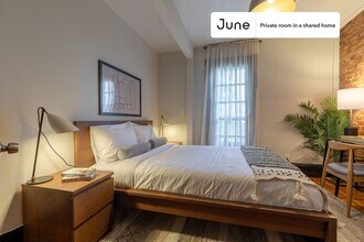 Building Photo - Room in Shared 5 bed/2 bath home Building Photo - Room in Shared 5 bed/2 bath home