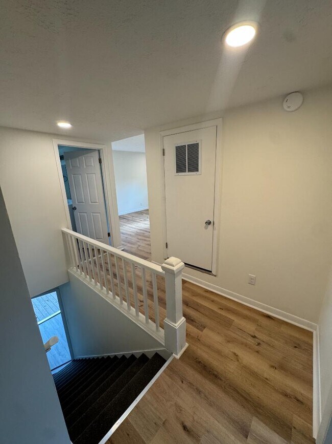 Foto del edificio - 704 W Monroe St