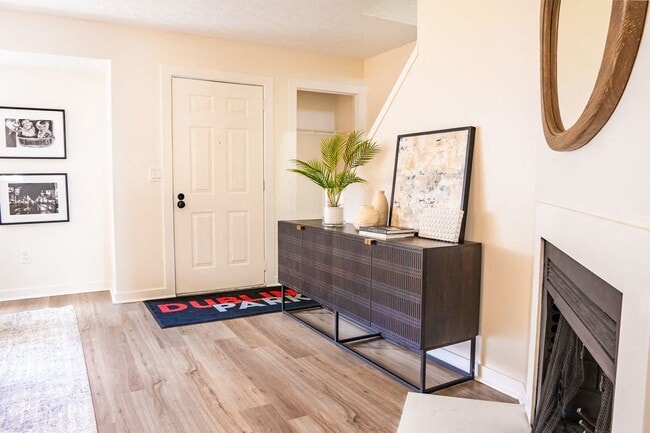 Private Entry - Dublin Park Rental Townhomes