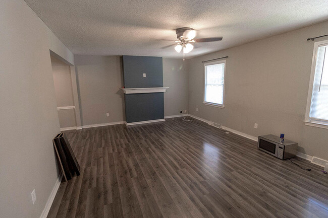 Building Photo - 4378 Country Hill Dr