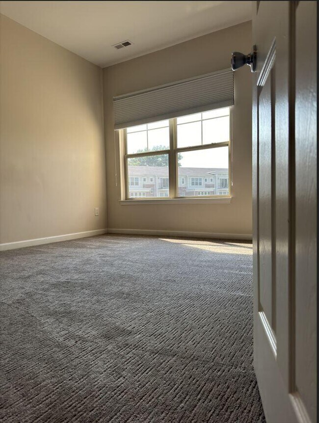 Building Photo - 205 Legato Dr