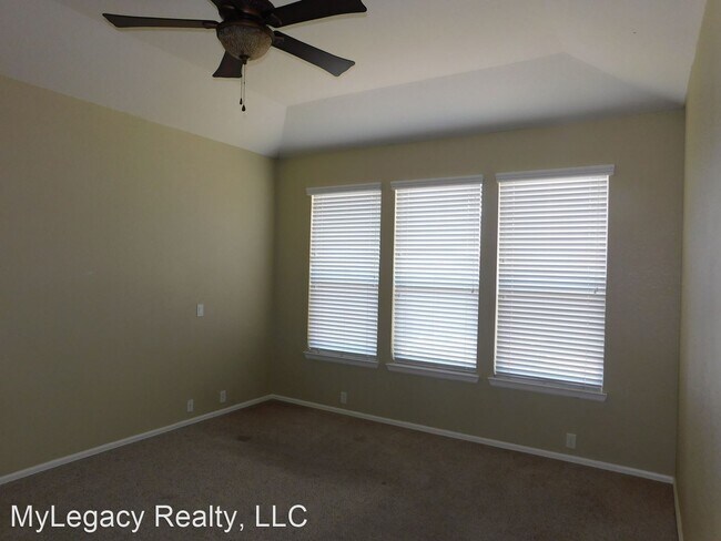 Building Photo - 4 br, 2 bath House - 26907 Bluewater Way