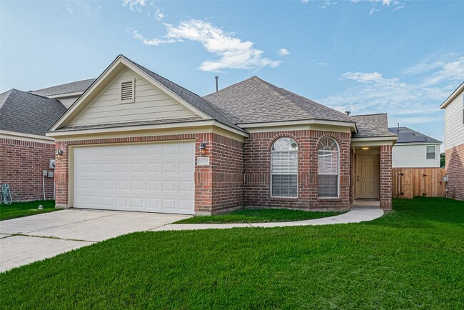 Building Photo - 12230 Hawthorne Hill Cir