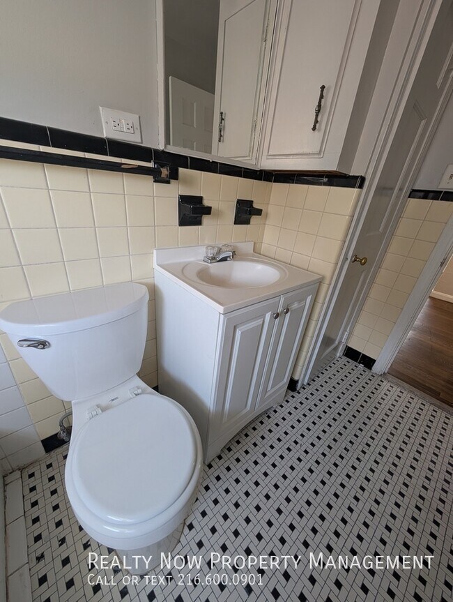 Foto del edificio - 519 E 222nd St