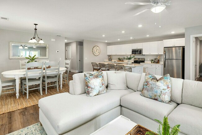 Building Photo - Pointe Villas Brunswick