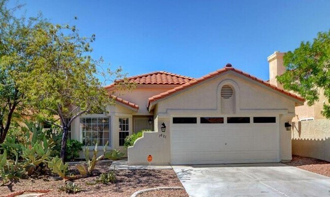 Building Photo - Delightful one-story abode nestled in the ...