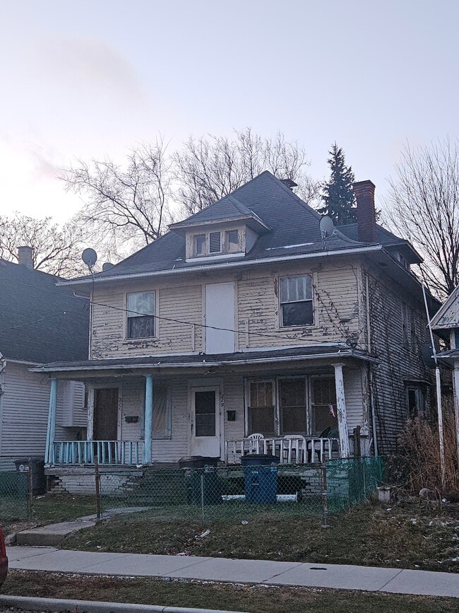 Building Photo - 219 Eastern Ave