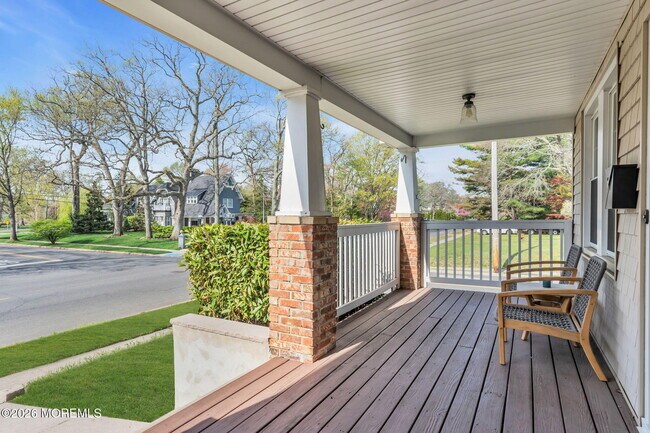 Foto del edificio - 115 Grassmere Avenue