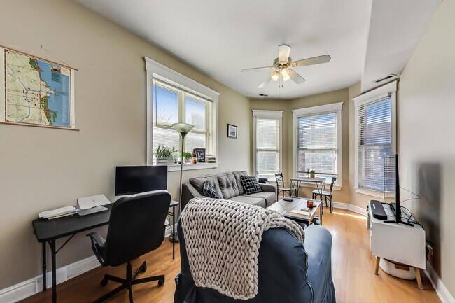 Foto del edificio - 1128 W Armitage Ave