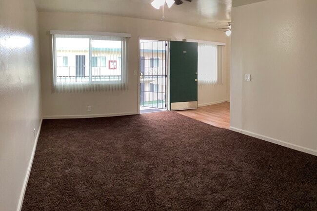 Building Photo - Casa Grande