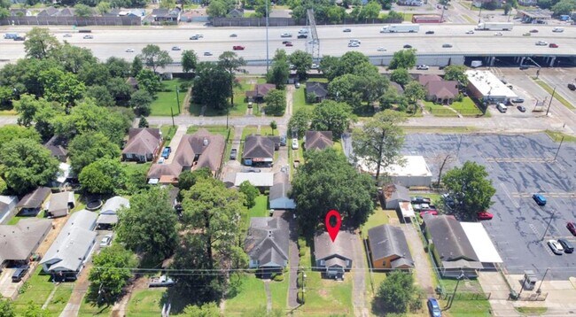 Foto del edificio - 806 Caplin St