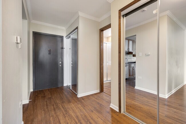 Foto del edificio - 8970 N Parkside Ave