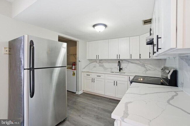 Foto del edificio - 33 Milstone Ct