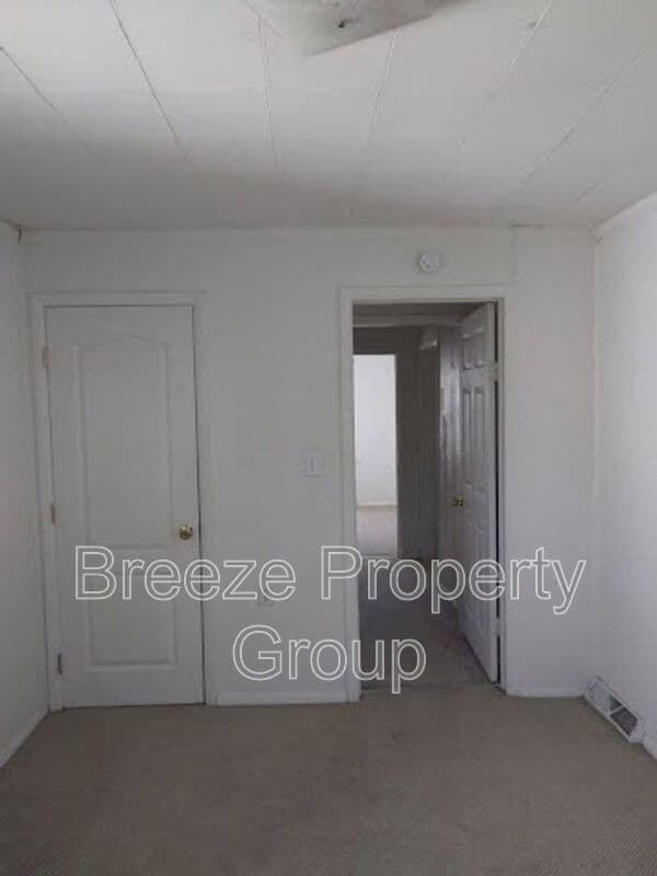 Foto del edificio - 3405 Beaumont Dr