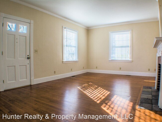 Foto del edificio - 2 br, 1.5 bath House - 2411 Maplewood Avenue