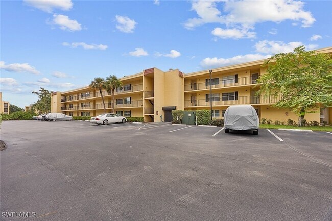 Foto del edificio - 1083 Forest Lakes Dr
