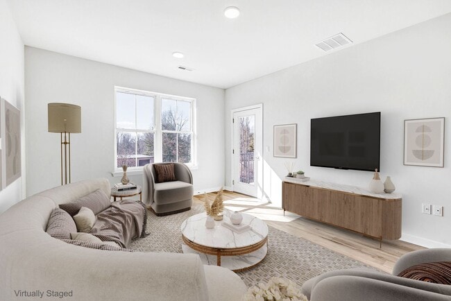 Interior Photo - Kinsley