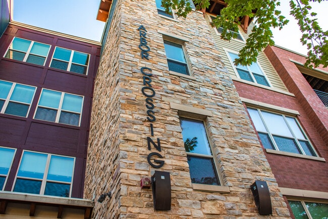 Building Photo - Arbor Crossing Apartments