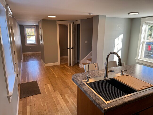 Foto del edificio - 9 Winnicutt Rd