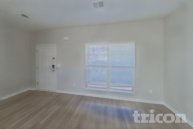 Foto del edificio - 539 Branch Wood Dr