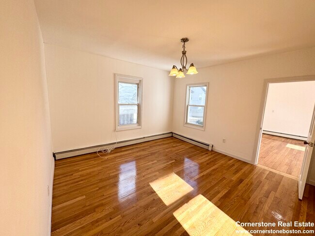 Building Photo - 49 Chestnut Ave
