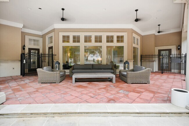 Apartamentos St. Moritz en Dallas, Texas - St Moritz