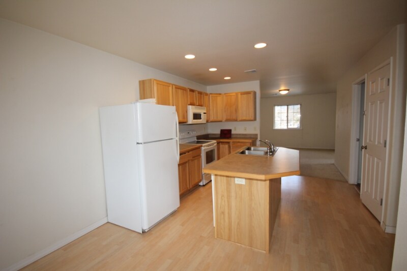 Primary Photo - 25 Iowa Ave