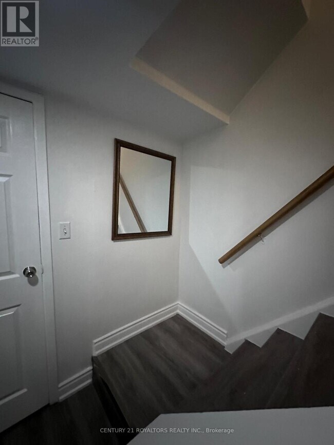 Building Photo - 50 Marbury Crescent