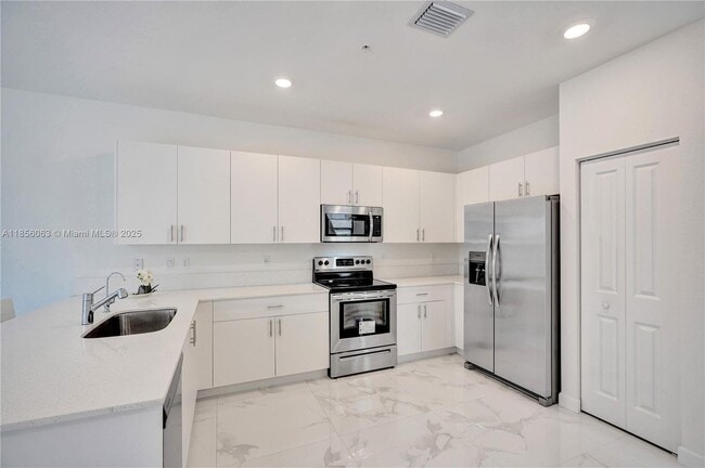 Foto del edificio - 213 SW 159th Ct