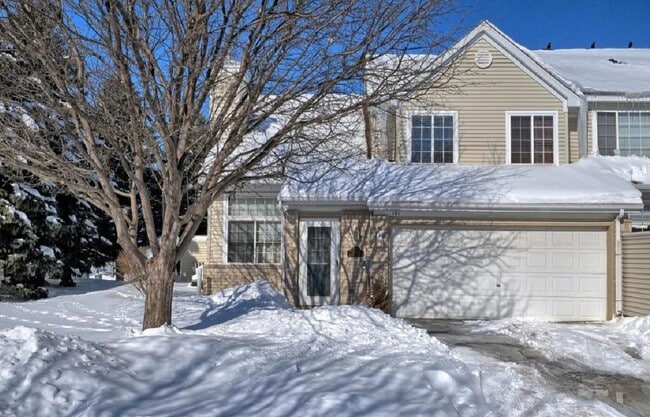 Foto del edificio - 15349 Greenhaven Ln