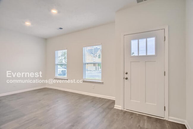 Building Photo - 307 Raines Ct
