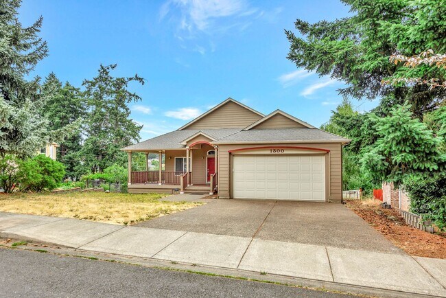Building Photo - Beautiful Spacious 5 bedroom (plus office)...