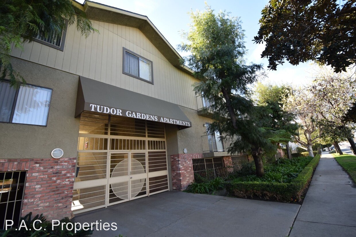 Primary Photo - 1 br, 1 bath Apartment - 15128-44 Burbank ...