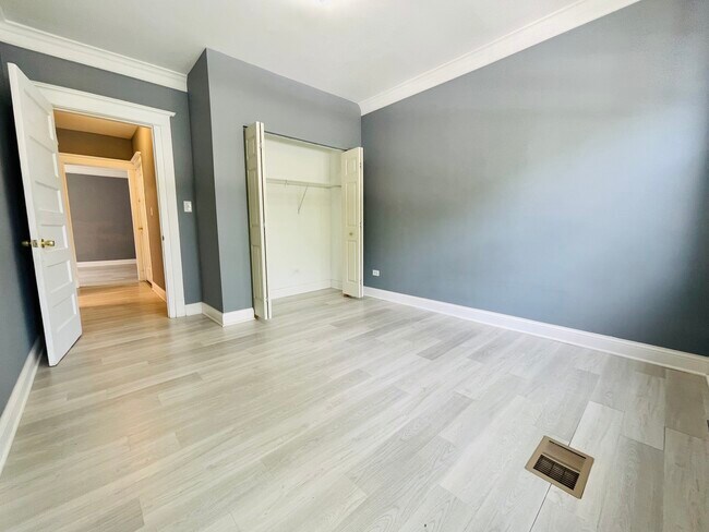 Building Photo - 623 W 31st St