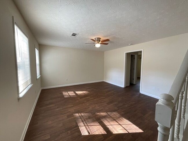 Building Photo - 2655 Parkside Way SW