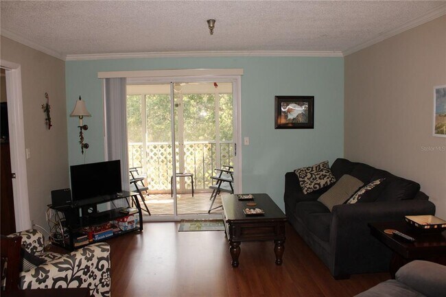 Foto del edificio - 6304 Pointe W Blvd W