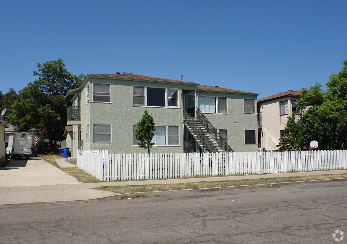 Foto principal - 3012 Main St
