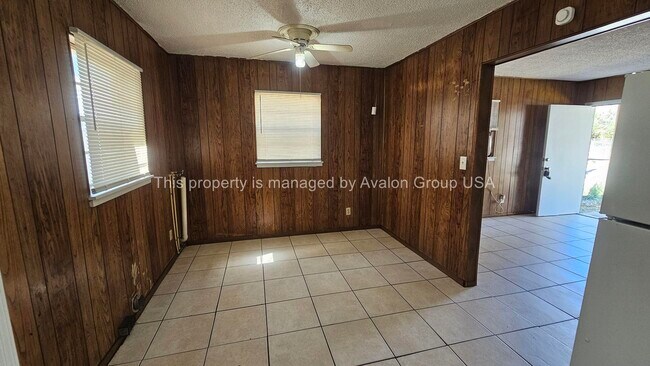 Foto del edificio - 1560 W 6th St