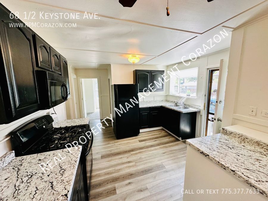 Primary Photo - Cute 2 bedroom home w/ laundry and fenced ...