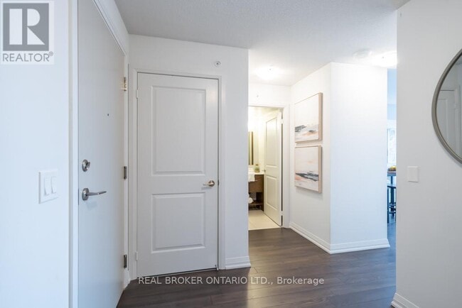Building Photo - 30-2130 Meadowglen Pl