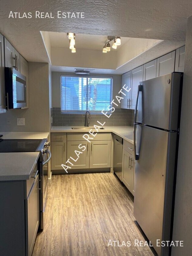 Foto principal - ONE MONTH FREE!! Reduced Deposit on this S...